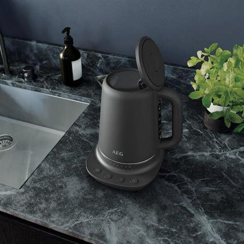 AEG K7-1-6BP Βραστήρας 1.7lt 2400W Black Pearl