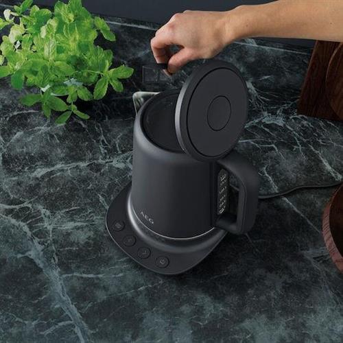 AEG K7-1-6BP Βραστήρας 1.7lt 2400W Black Pearl