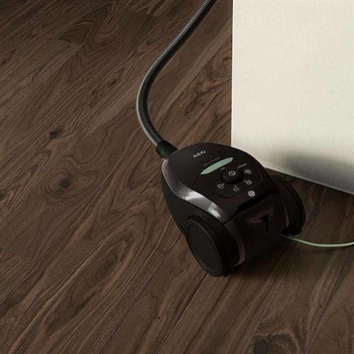 AEG VX82-1-ΟKO Ηλεκτρική Σκούπα 600W με Σακούλα 3.5lt Μαύρη