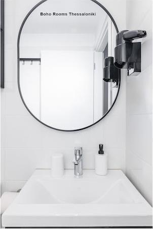 Next Καθρέπτης Τοίχου με Μαύρο Μεταλλικό Πλαίσιο 70x50cm 18859-09